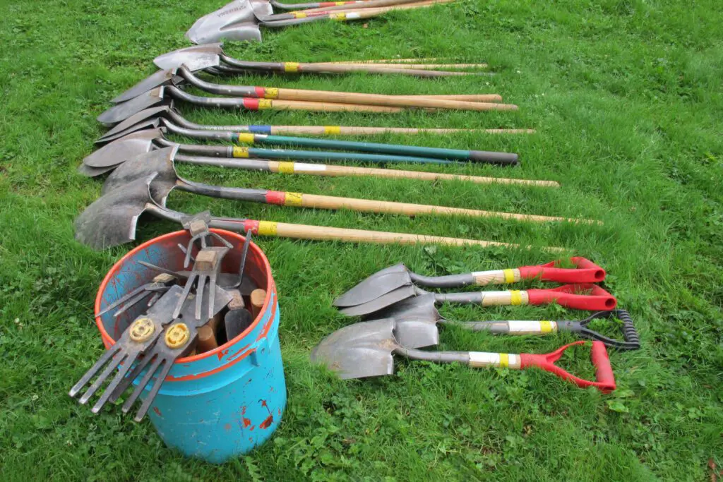 Green City Partnerships Tools Shovels